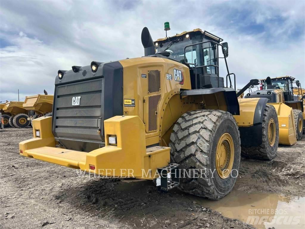 CAT 982 Naudoti ratiniai krautuvai