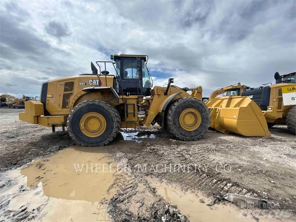 CAT 982 Naudoti ratiniai krautuvai