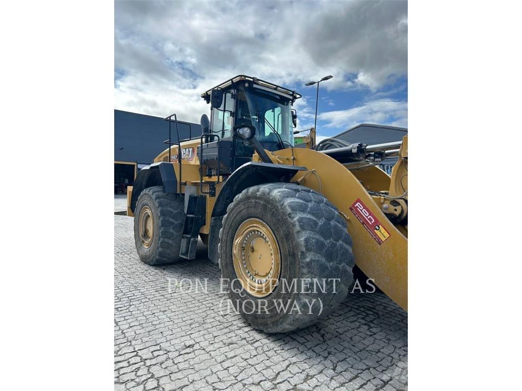 CAT 982-14 Naudoti ratiniai krautuvai