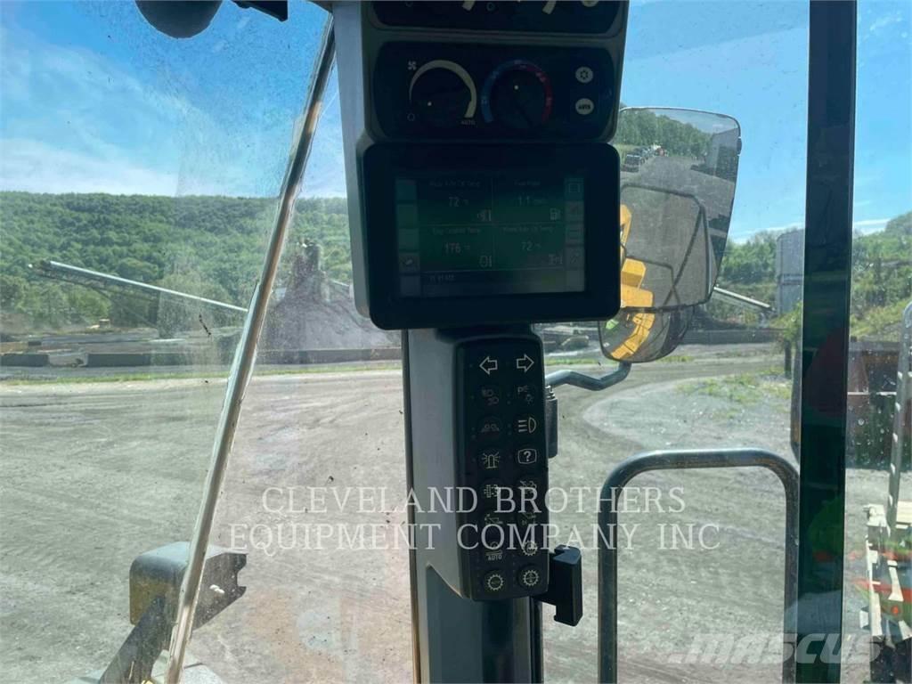 CAT 982M Naudoti ratiniai krautuvai