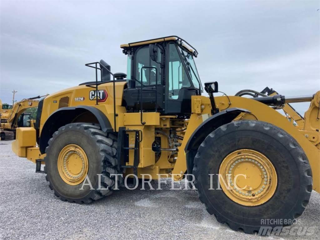 CAT 982M Naudoti ratiniai krautuvai