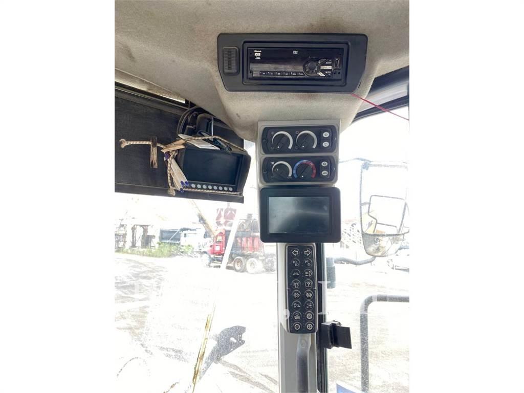 CAT 982M Naudoti ratiniai krautuvai