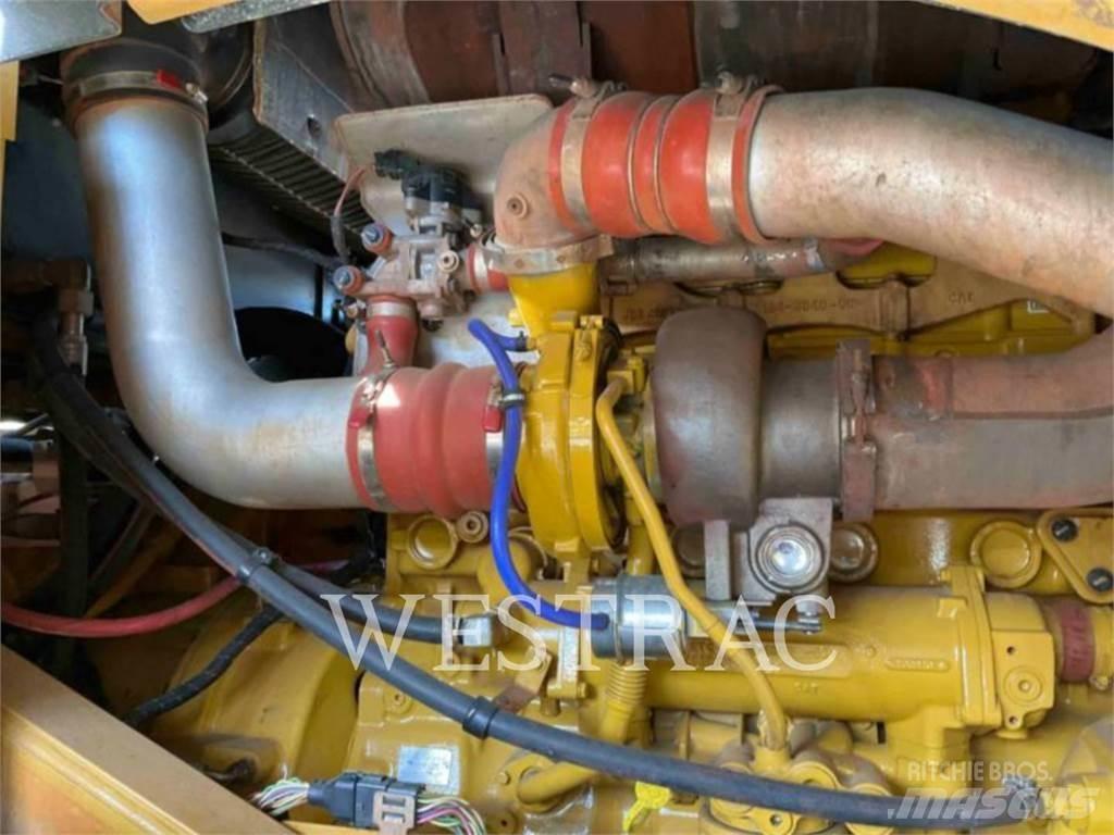 CAT 982M Naudoti ratiniai krautuvai