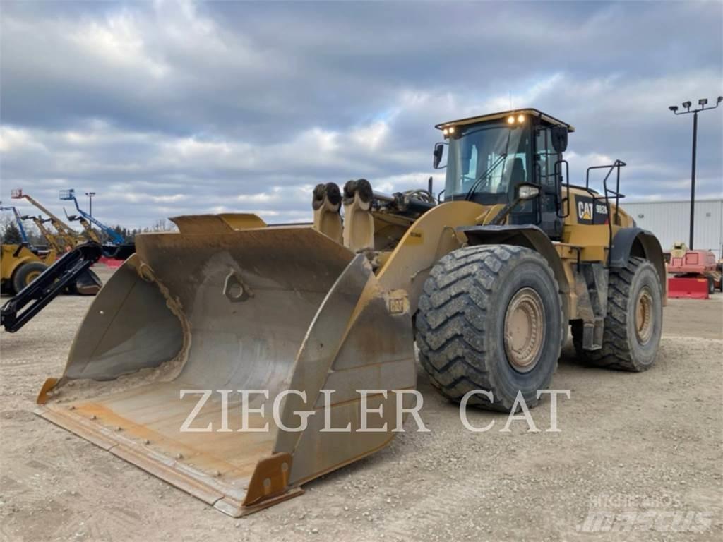 CAT 982M Naudoti ratiniai krautuvai