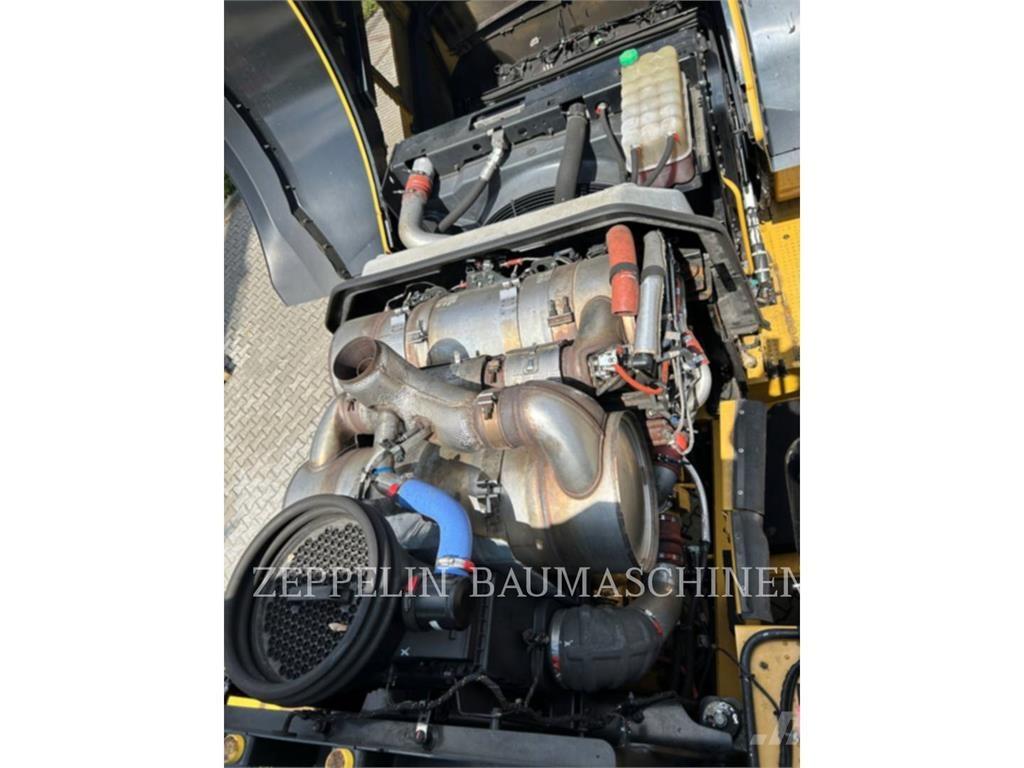 CAT 982M Naudoti ratiniai krautuvai