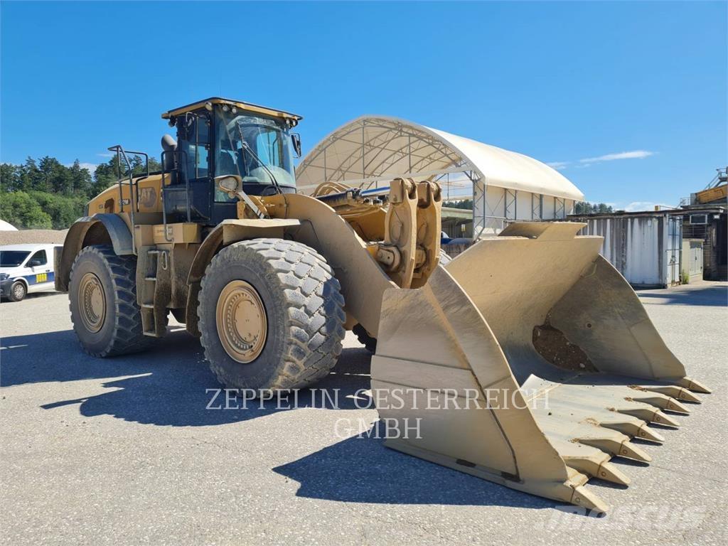 CAT 982M Naudoti ratiniai krautuvai
