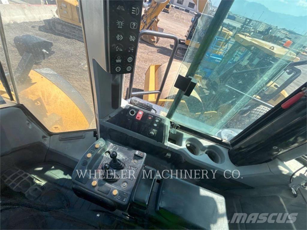 CAT 982M AOC Naudoti ratiniai krautuvai