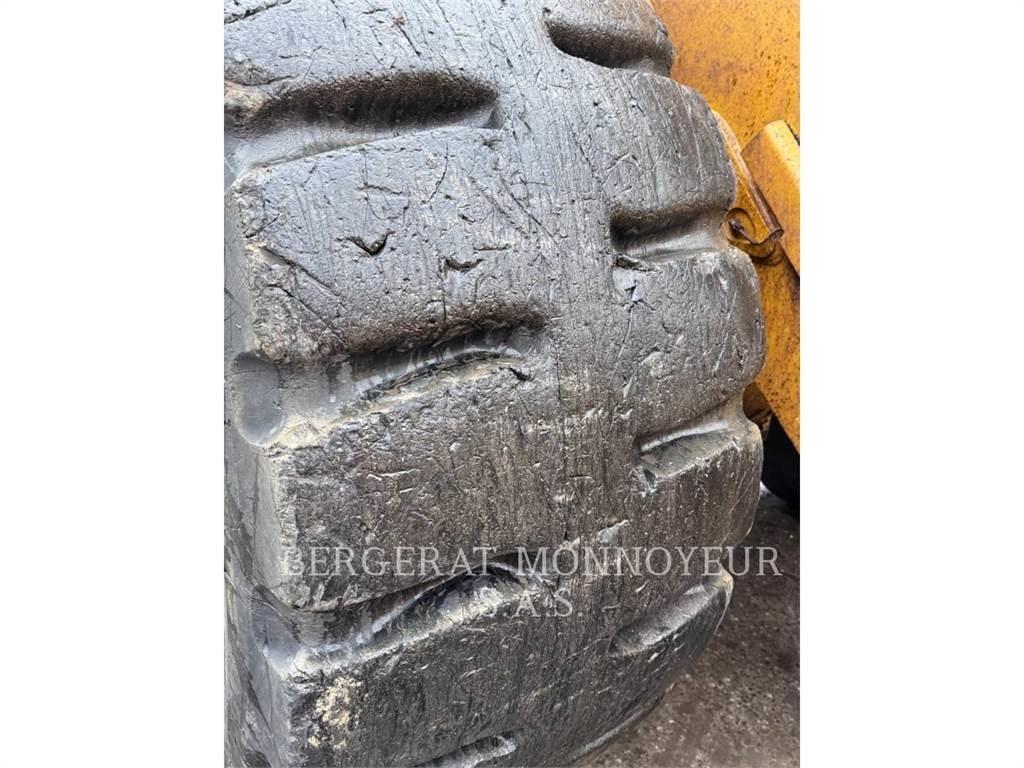 CAT 988K Naudoti ratiniai krautuvai