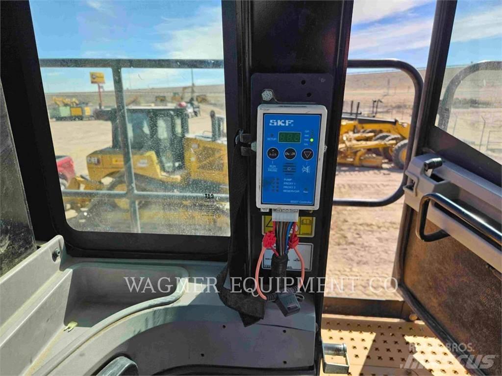 CAT 988K HL Naudoti ratiniai krautuvai