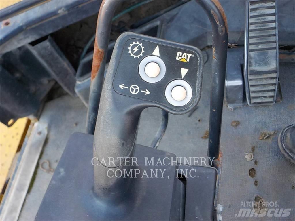 CAT 990 Naudoti ratiniai krautuvai