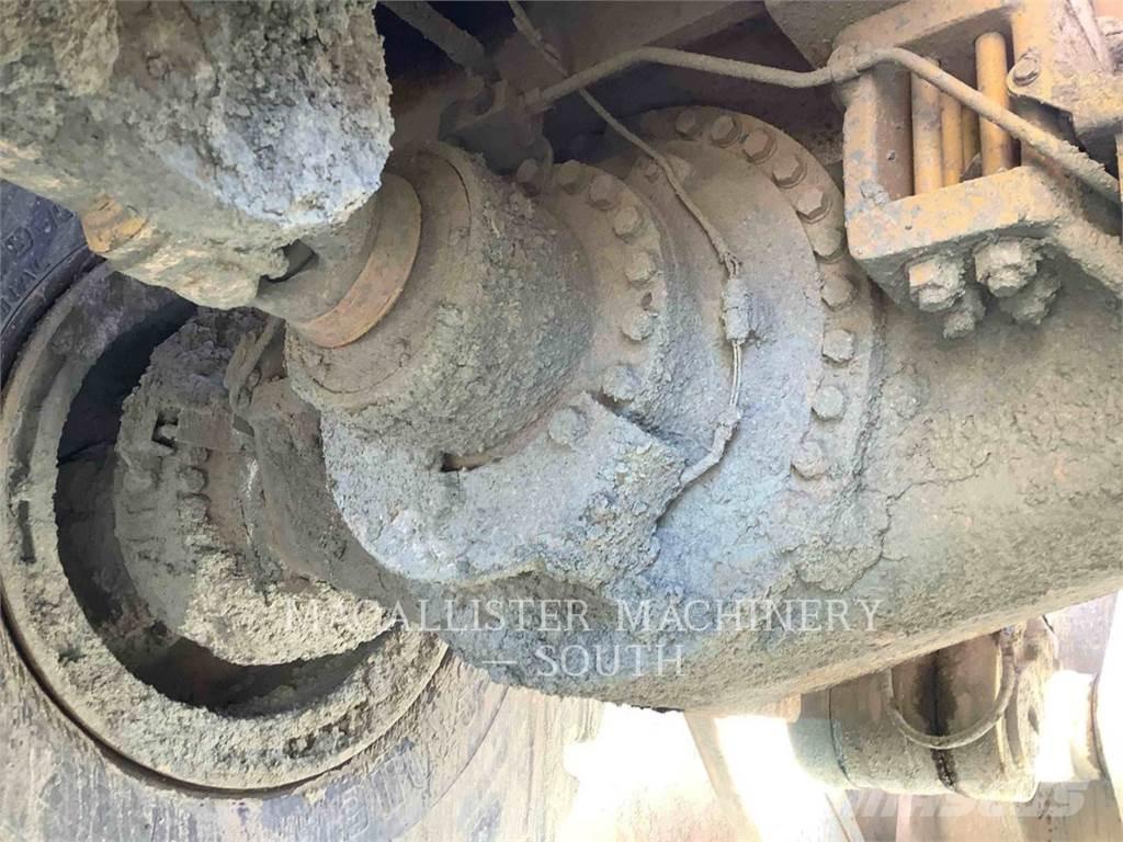 CAT 990 Naudoti ratiniai krautuvai