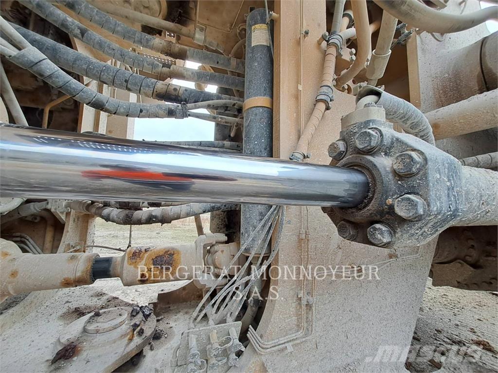 CAT 992K Naudoti ratiniai krautuvai