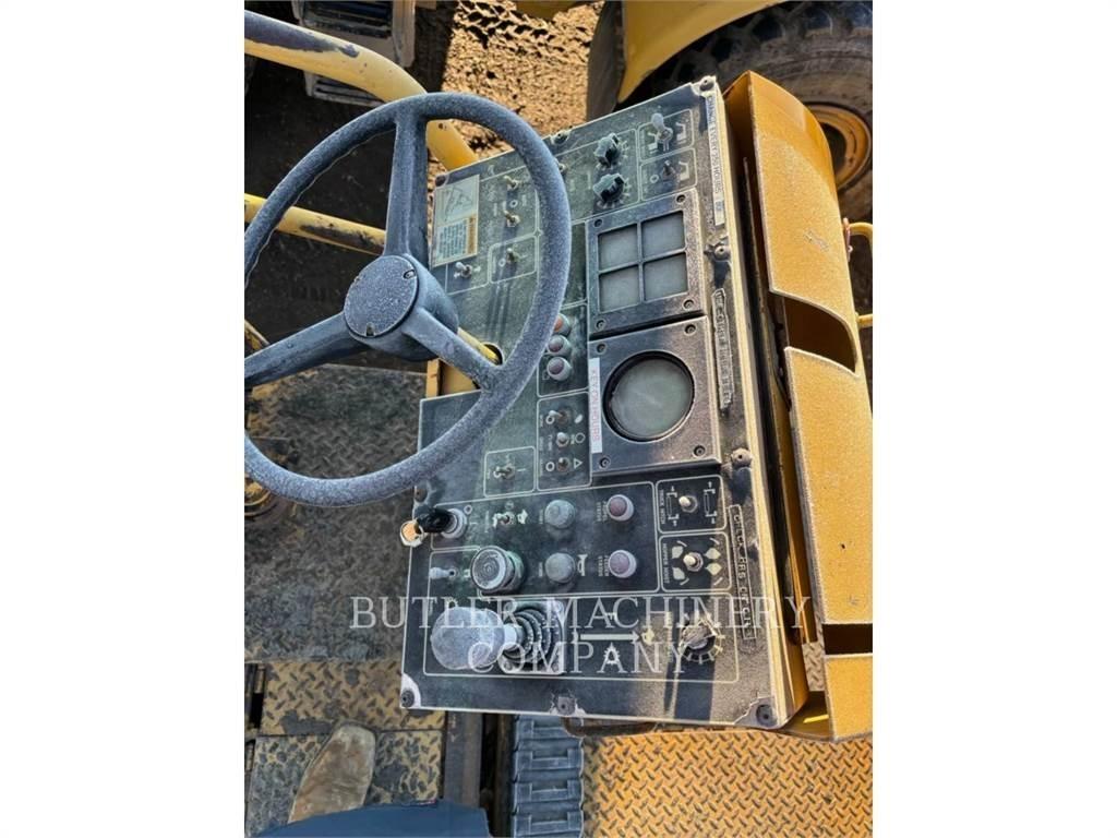 CAT AP-1000B Asfalto klotuvai