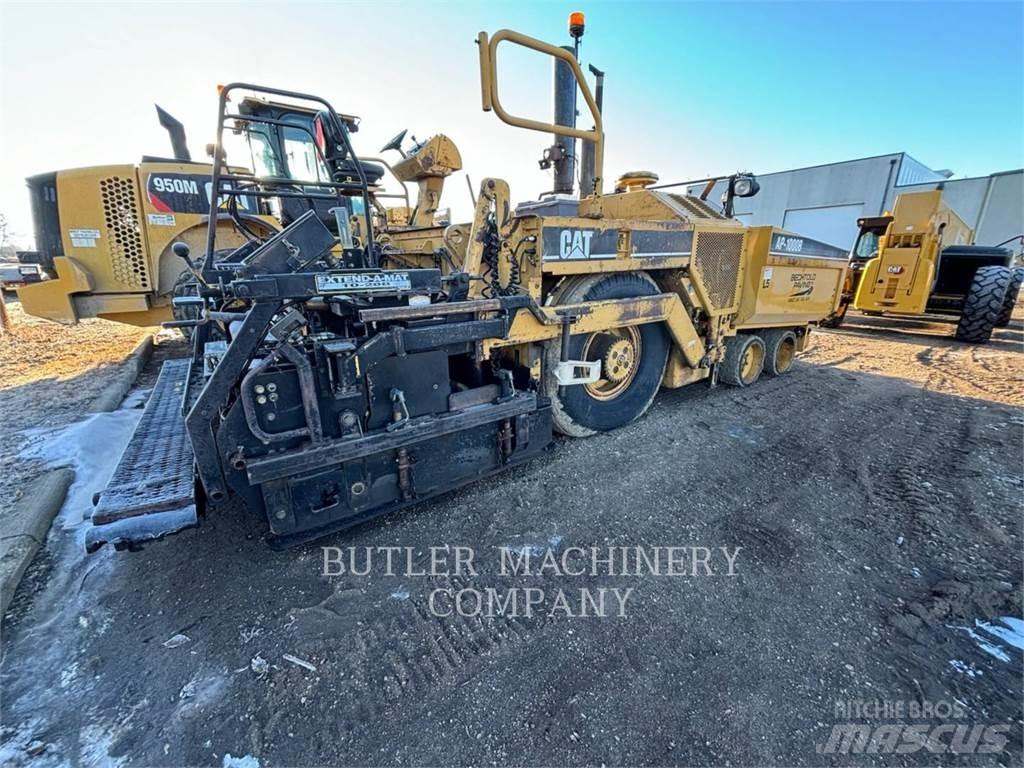 CAT AP-1000B Asfalto klotuvai