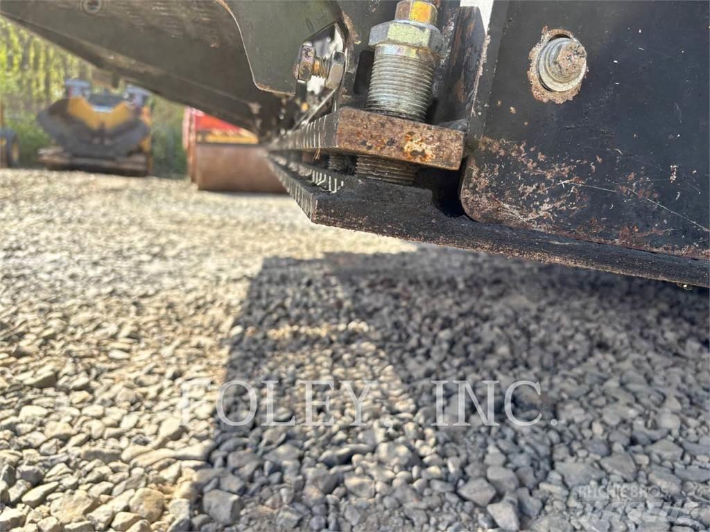 CAT AP1000F Asfalto klotuvai