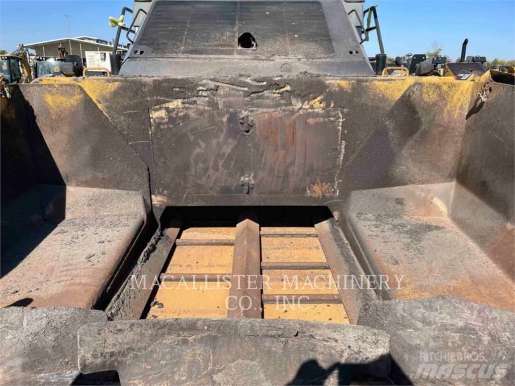 CAT AP1055F Asfalto klotuvai