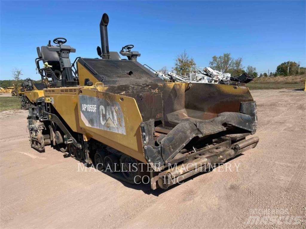 CAT AP1055F Asfalto klotuvai
