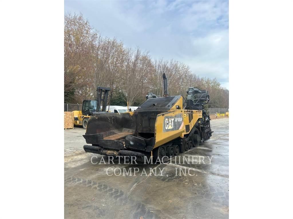 CAT AP1055F Asfalto klotuvai