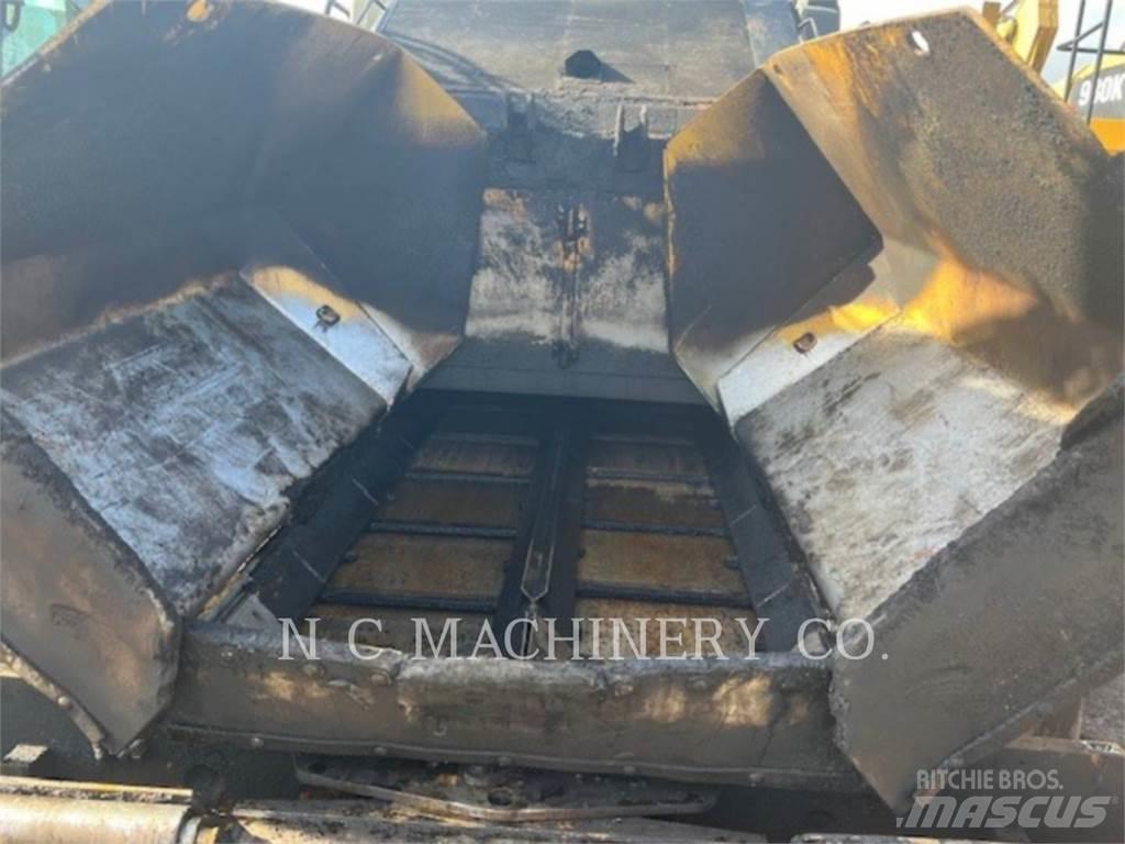 CAT AP1055F Asfalto klotuvai