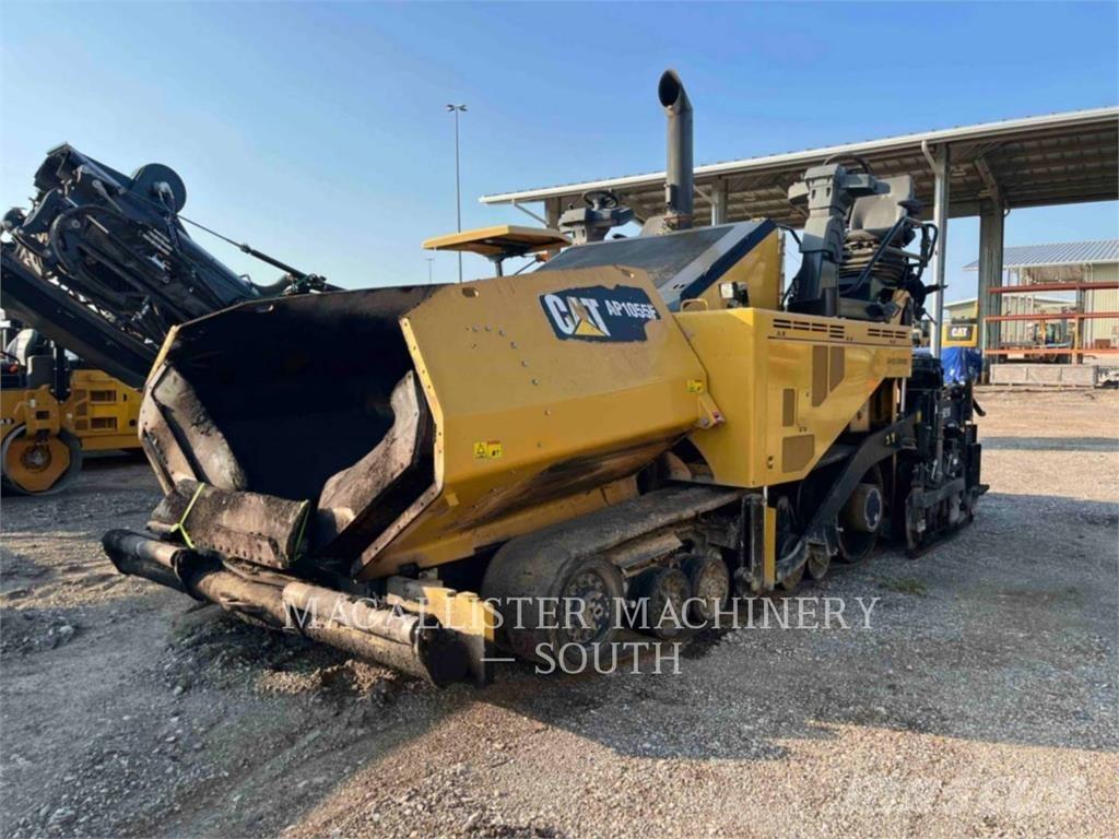 CAT AP1055F Asfalto klotuvai