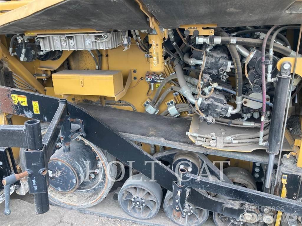 CAT AP1055F Asfalto klotuvai