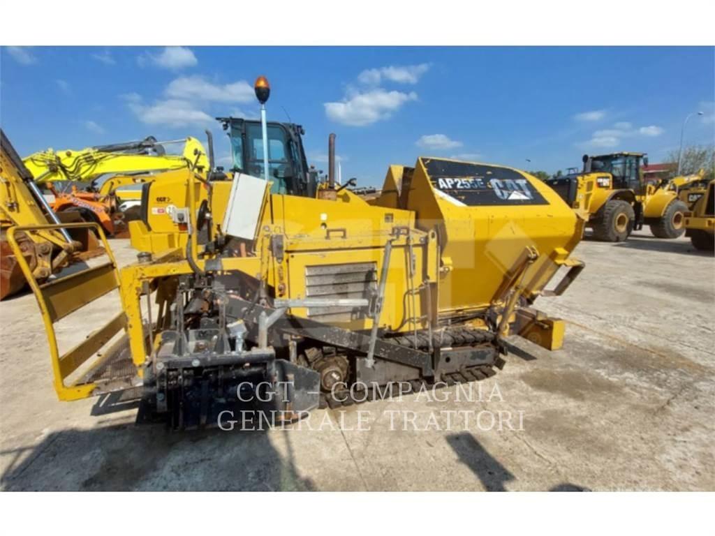 CAT AP255E Asfalto klotuvai