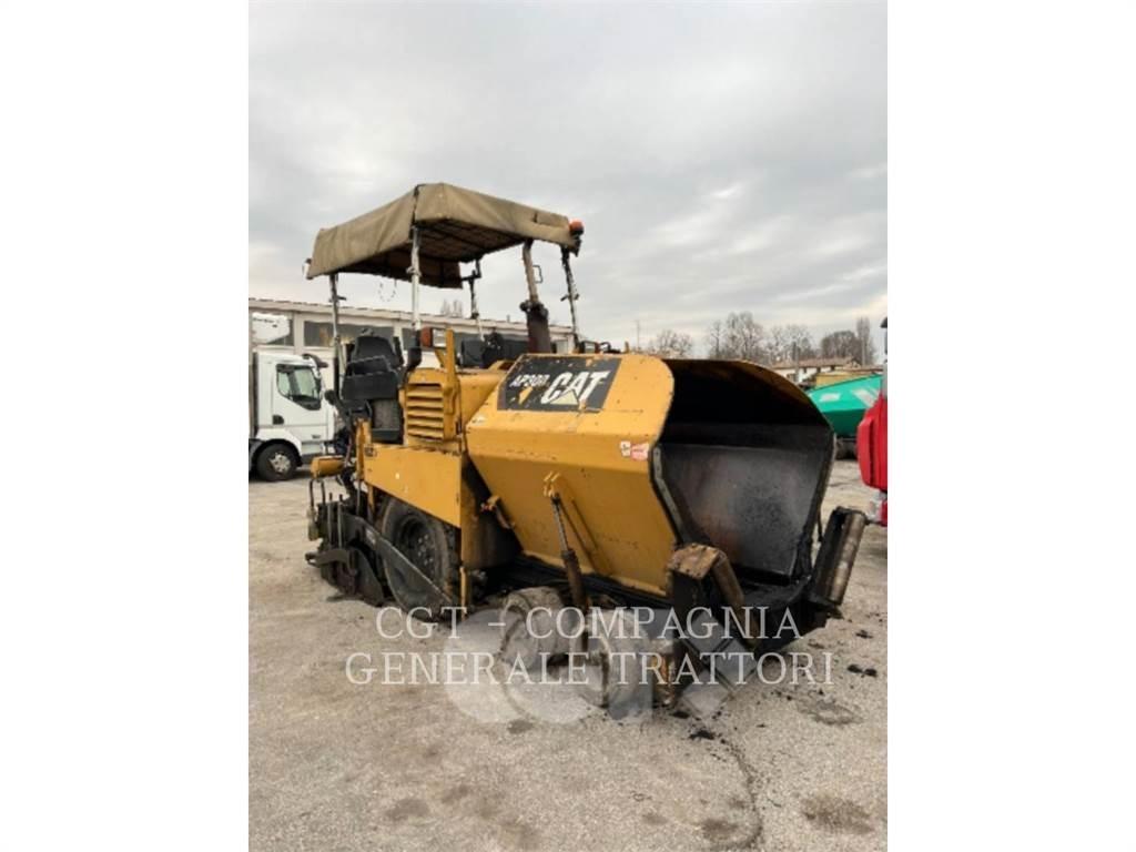 CAT AP300 Asfalto klotuvai