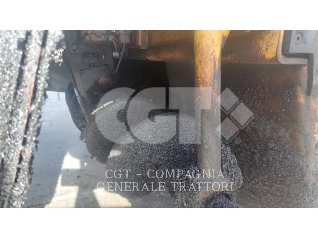 CAT AP300D Asfalto klotuvai