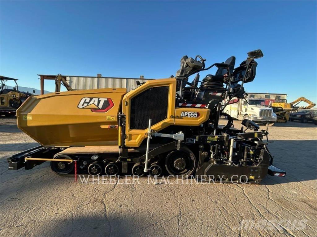 CAT AP555 Asfalto klotuvai