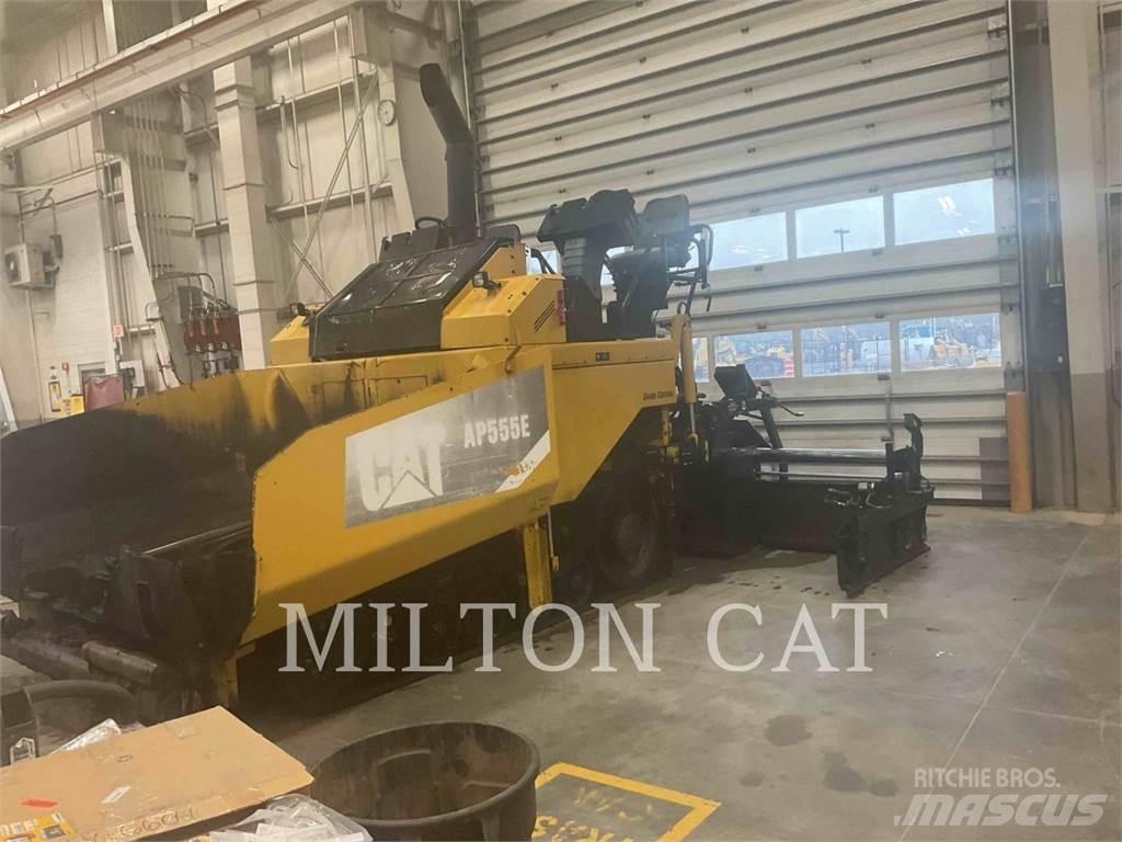 CAT AP555E Asfalto klotuvai