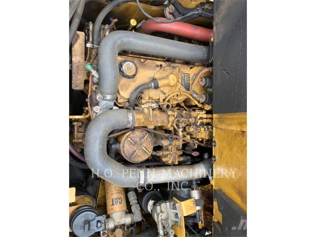 CAT AP555F Asfalto klotuvai