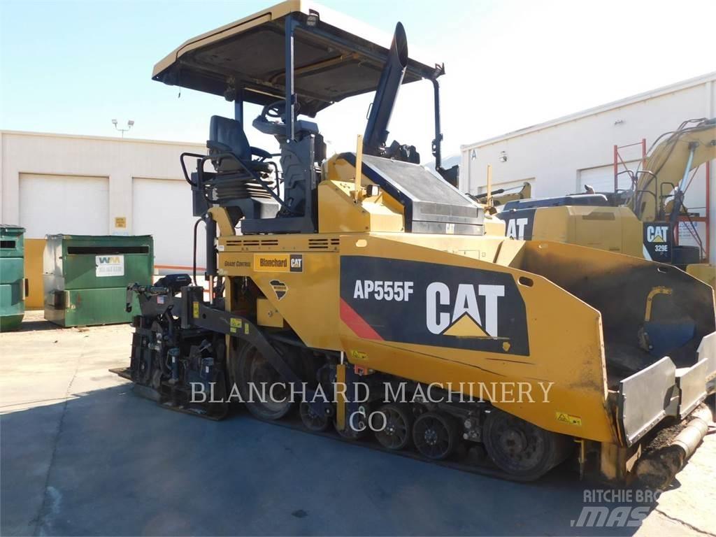 CAT AP555F Asfalto klotuvai