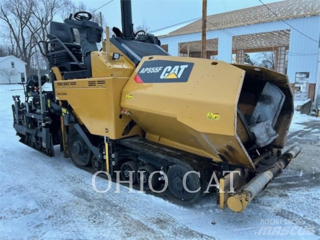 CAT AP555F Bituminiai purkštuvai