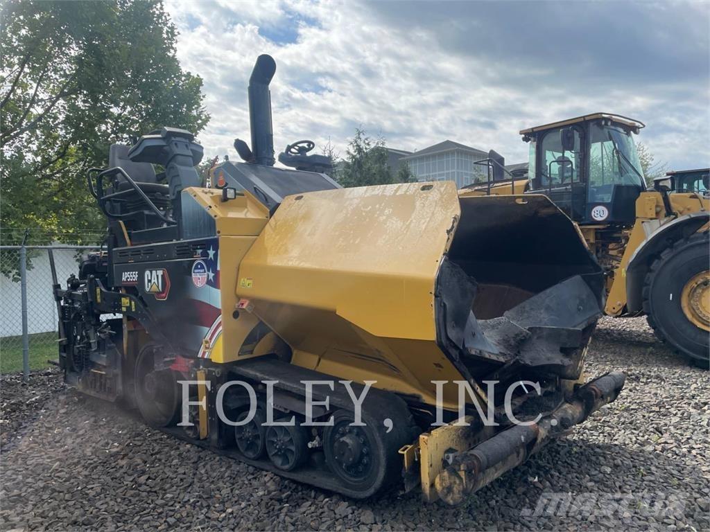 CAT AP555F Asfalto klotuvai