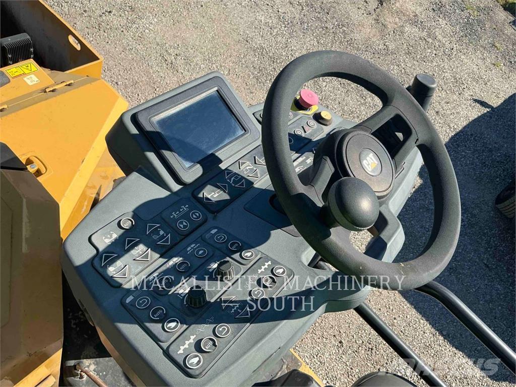 CAT AP555F Asfalto klotuvai