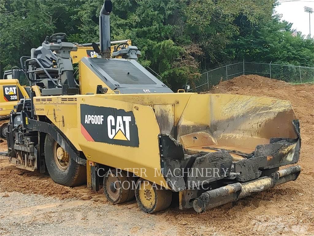 CAT AP600F Asfalto klotuvai