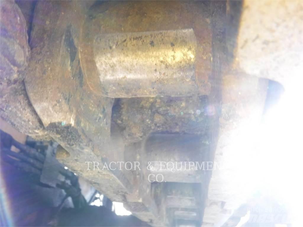 CAT AP650B Asfalto klotuvai