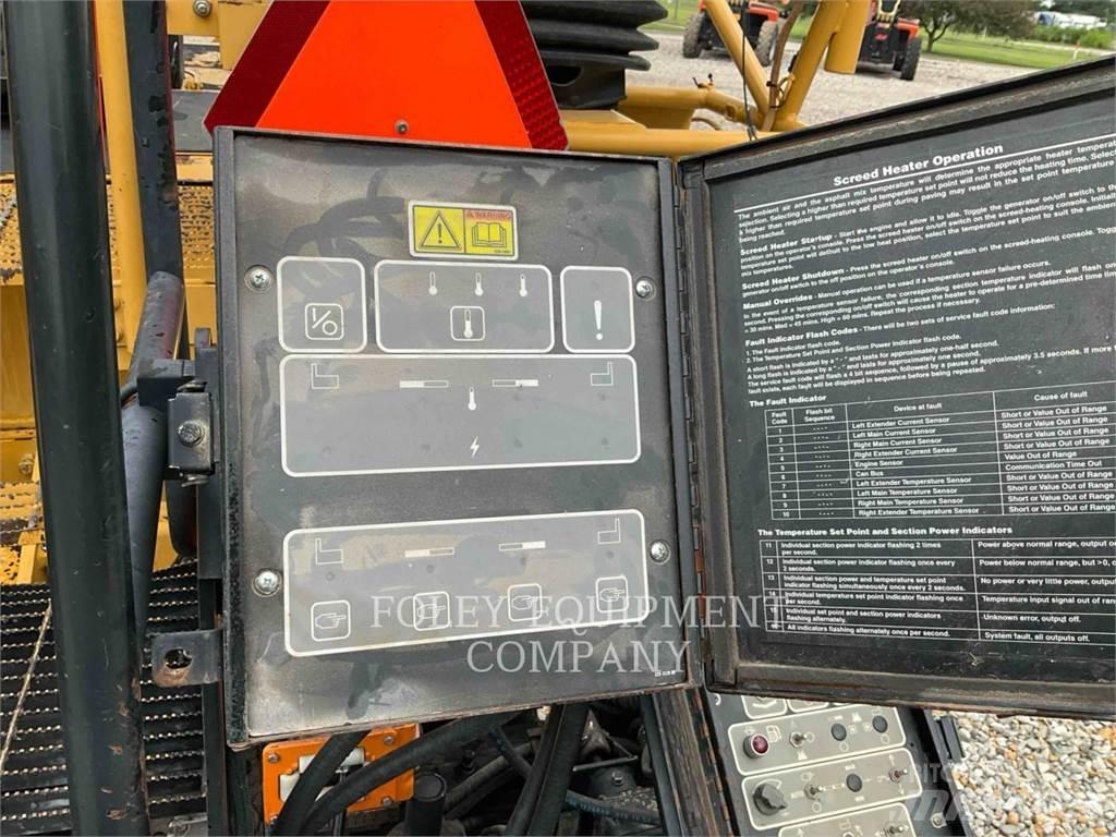 CAT AP655C Asfalto klotuvai