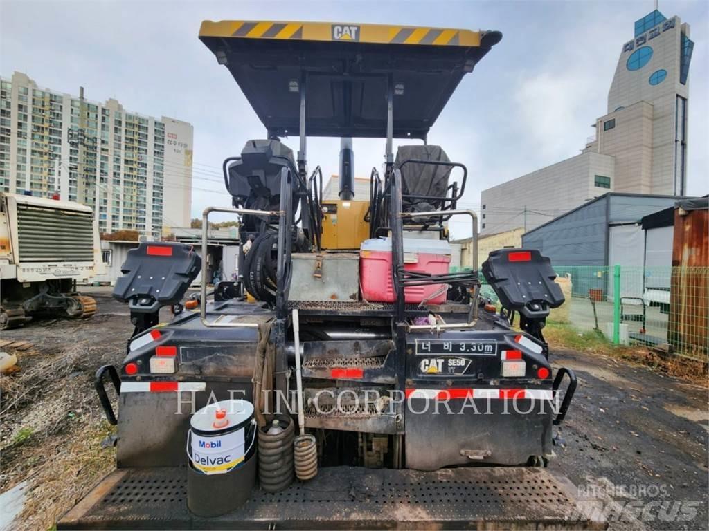CAT AP655F Asfalto klotuvai