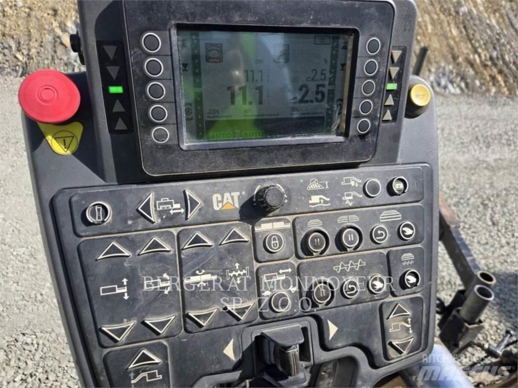 CAT AP655F Asfalto klotuvai