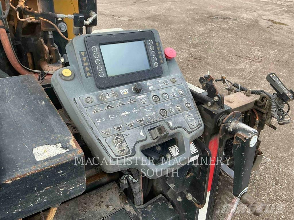 CAT AP655F Asfalto klotuvai