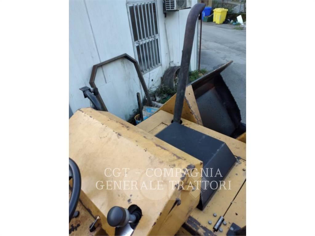 CAT BB730 Asfalto klotuvai