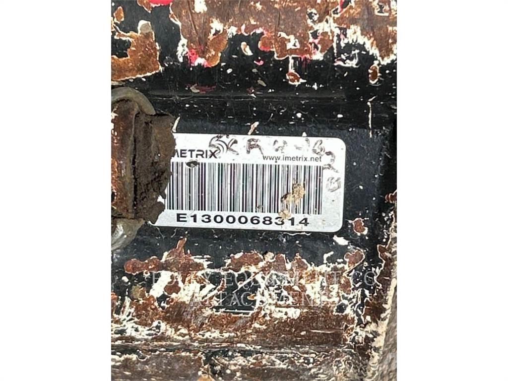 CAT BK300P15 Vikšriniai ekskavatoriai