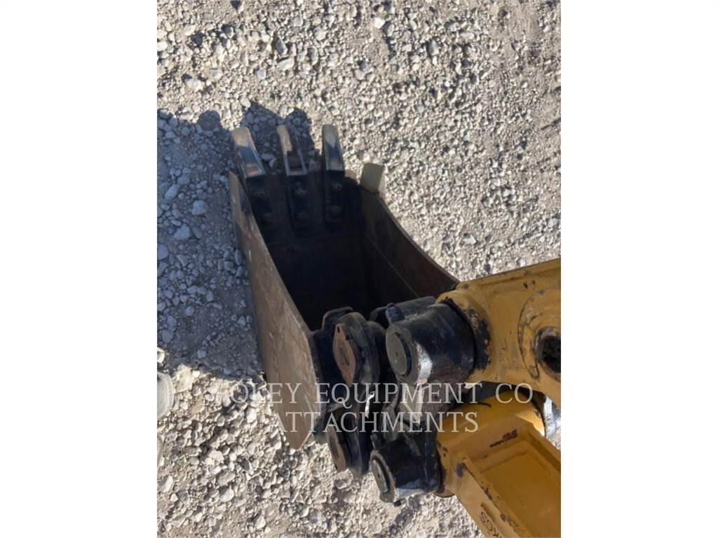CAT BK302P12 Vikšriniai ekskavatoriai