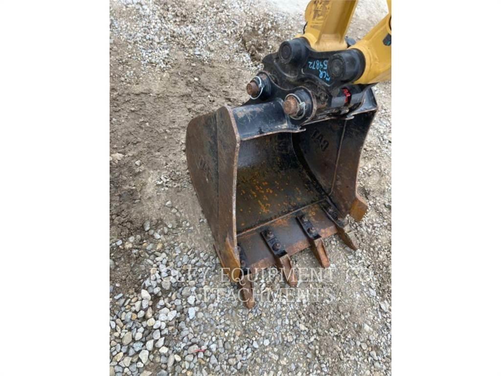 CAT BK302P24 Vikšriniai ekskavatoriai