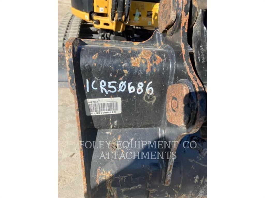 CAT BK302P24 Vikšriniai ekskavatoriai