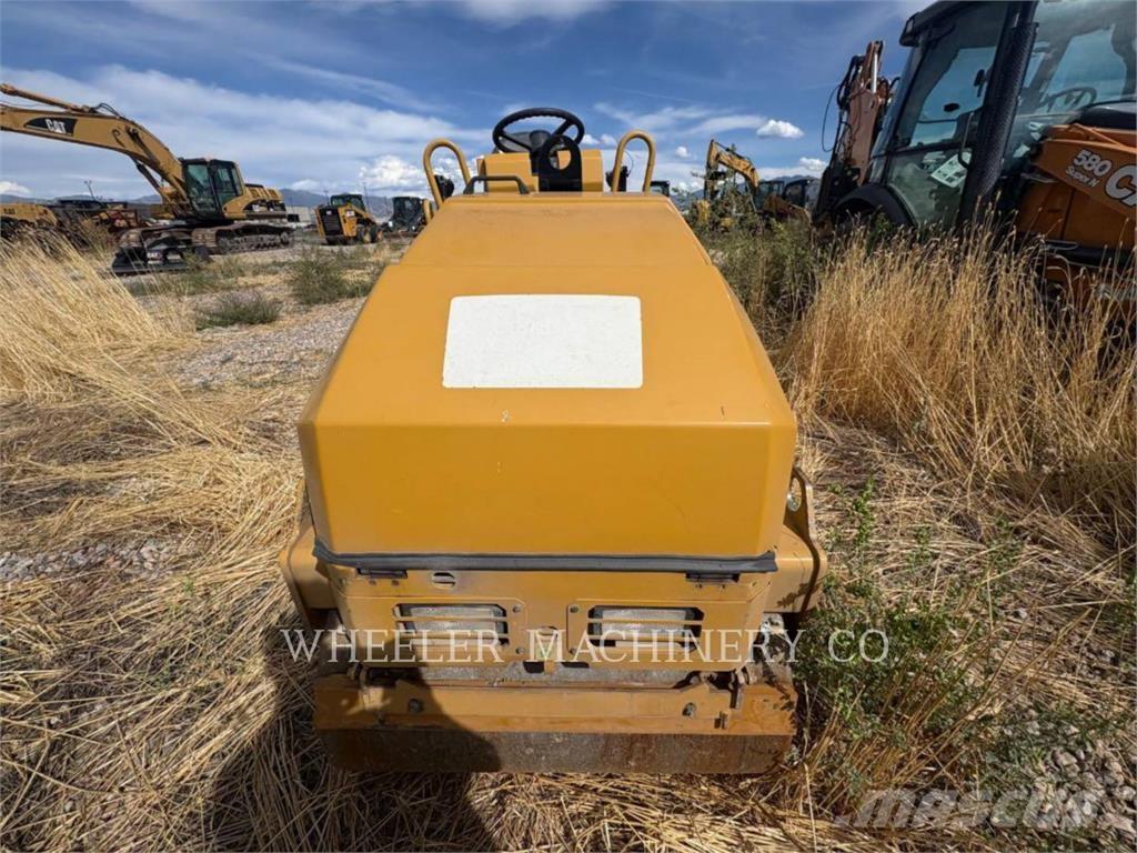 CAT CB1.8 Ekskavatoriniai krautuvai