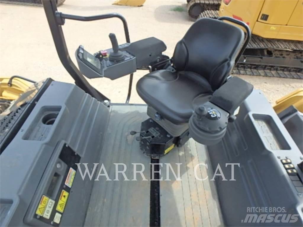 CAT CB13 Asfalto klotuvai