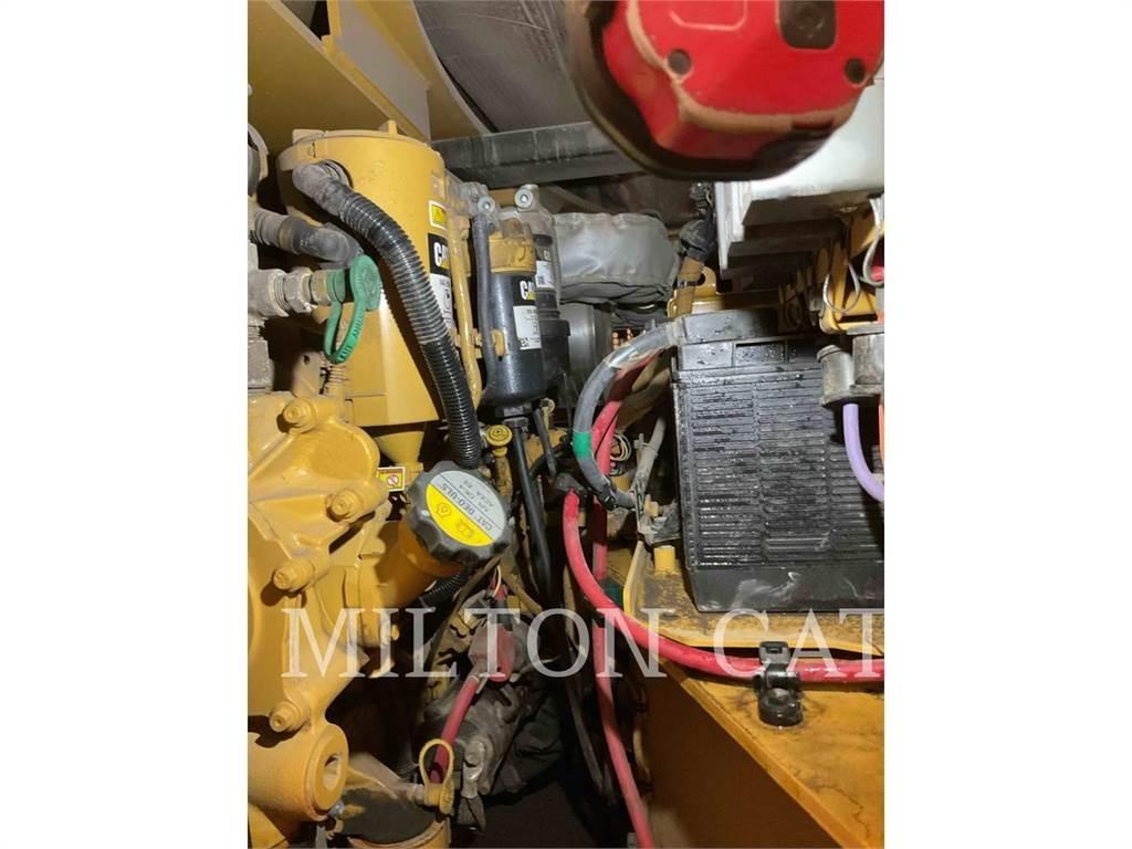 CAT CB15 Gruntiniai volai