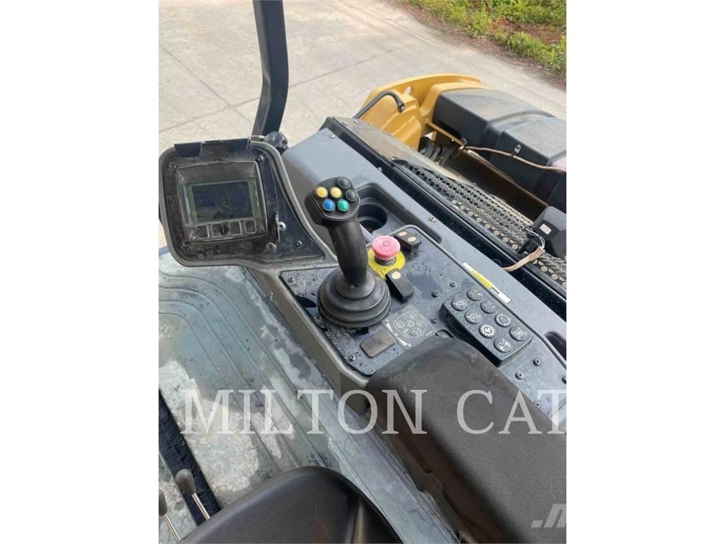 CAT CB15 Gruntiniai volai